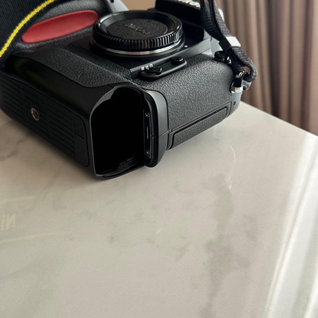 〔即日発送可〕ニコンF5 プレゼント付き❣️