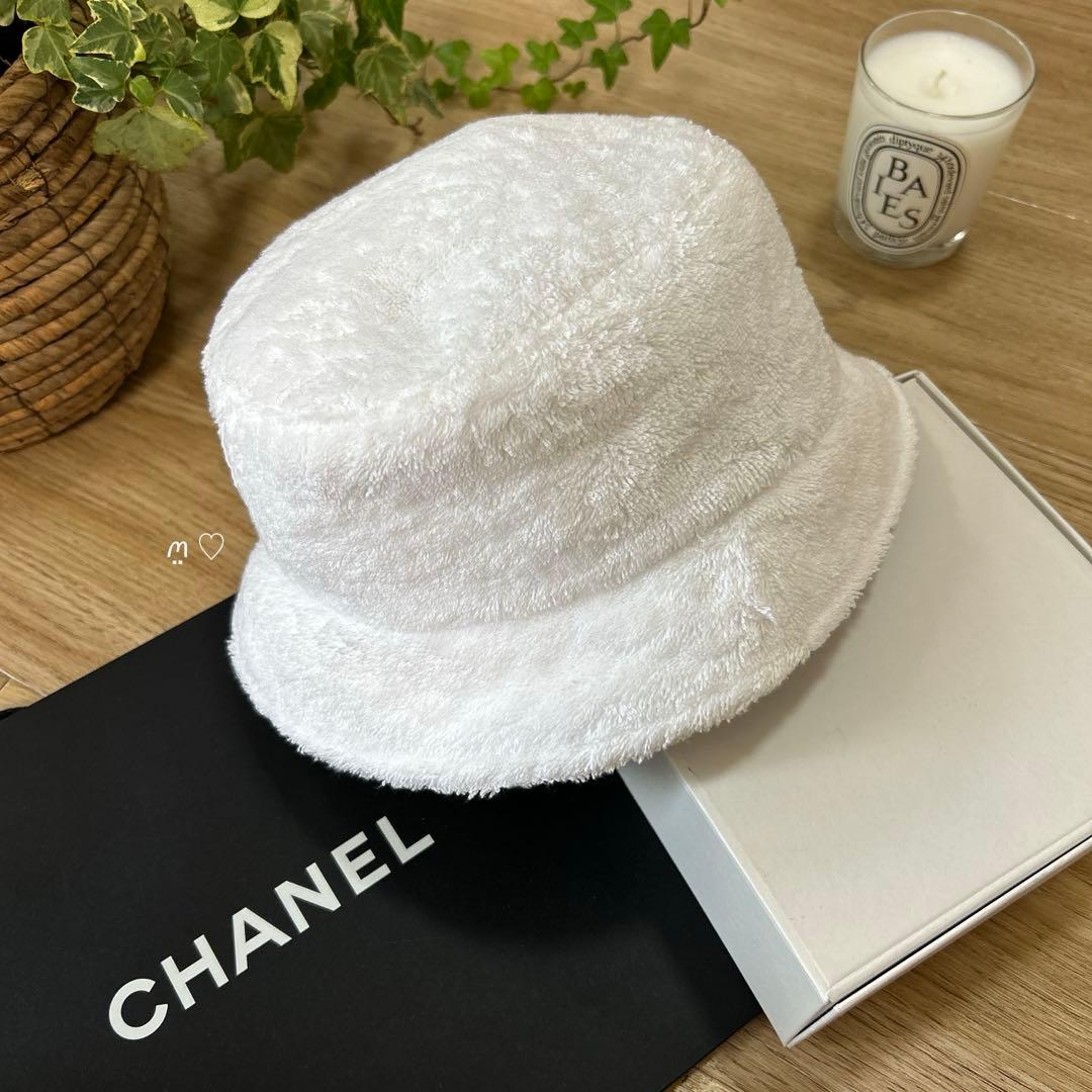 CHANELシャネル　ココマークテリークロスバケットハットM　ホワイトパイル帽子