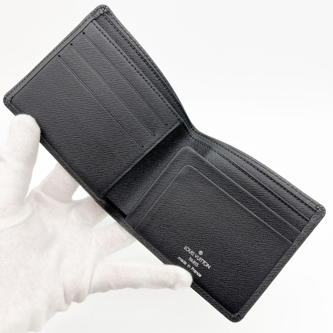 【使用わずか】ヴィトン タイガ 二つ折り コンパクト 財布 黒 ブラック