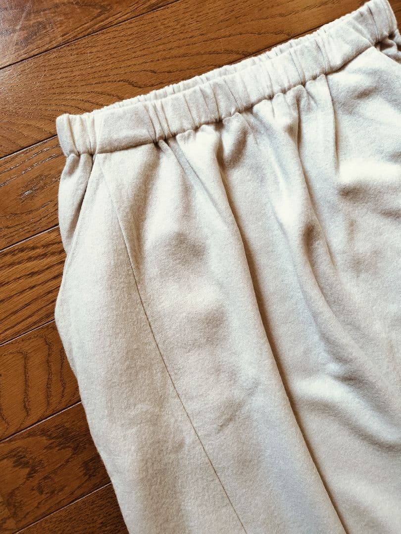 美品2024年製evam eva【定価2.9万】 ウールサルエルパンツ　ecru