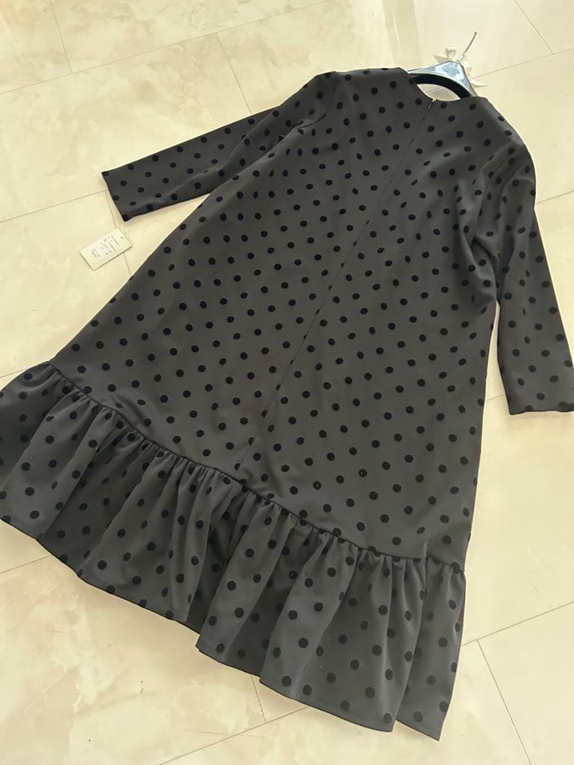 TREFLE +1トレフルプラスワン　新品未使用品 ドットワンピース ロング丈