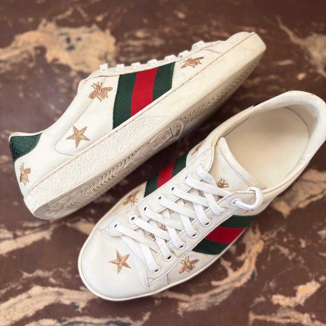 レ*ー様 Gucci ホワイトレザースニーカーBEEシェリーライン星蜂刺繍白24