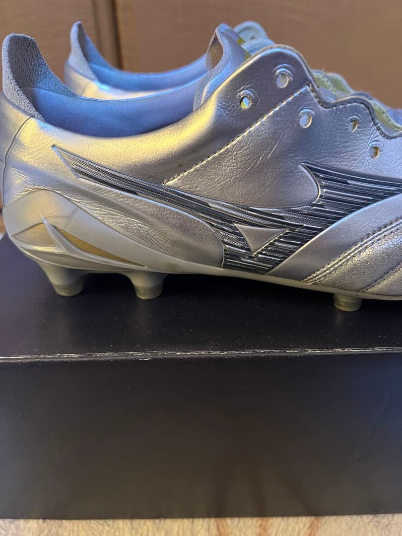 超限定カラー　ミズノ　モレリア ネオ4 JAPAN &新品シューズ袋付き