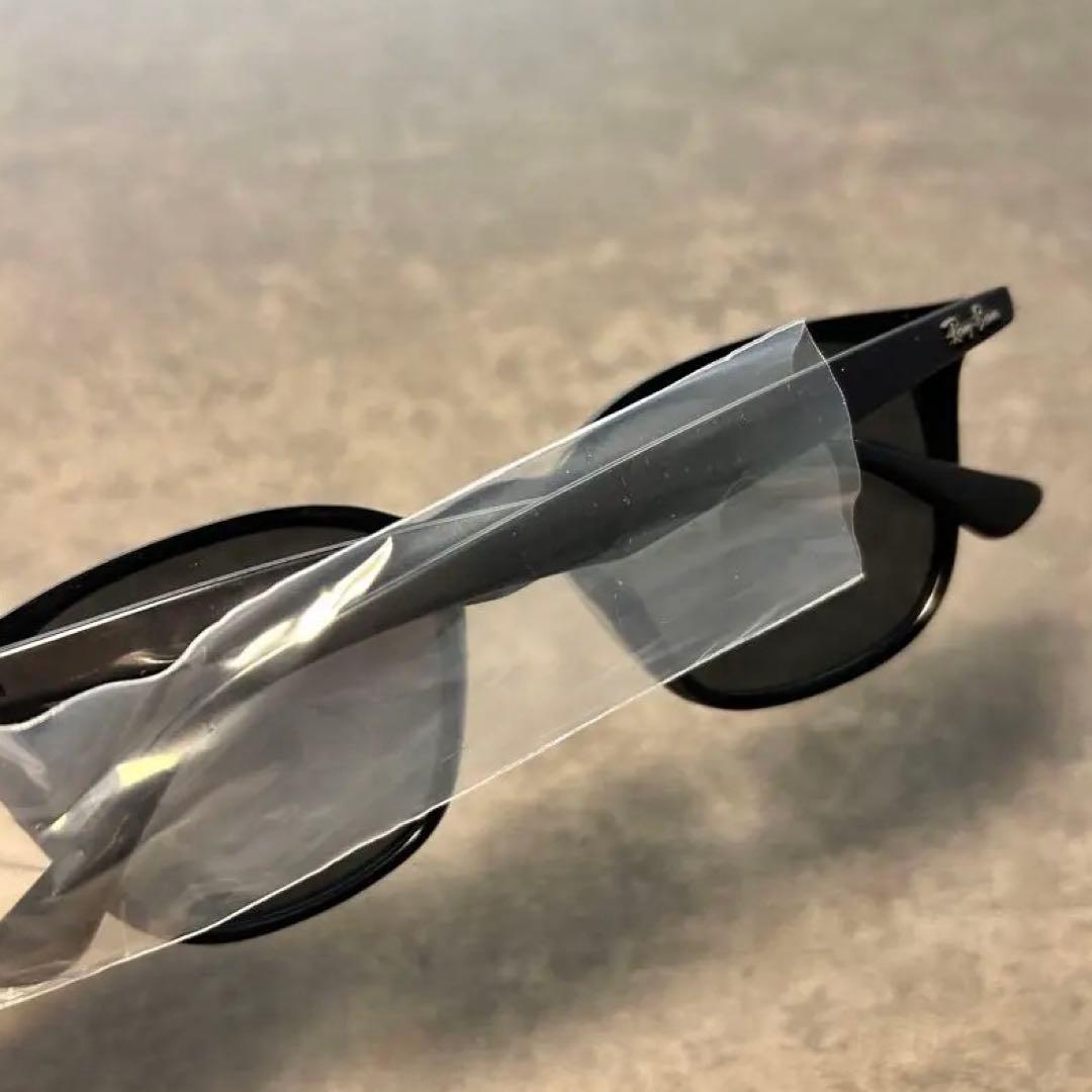 Ray-Ban RB4258F サングラス ブラック ダークグリーン