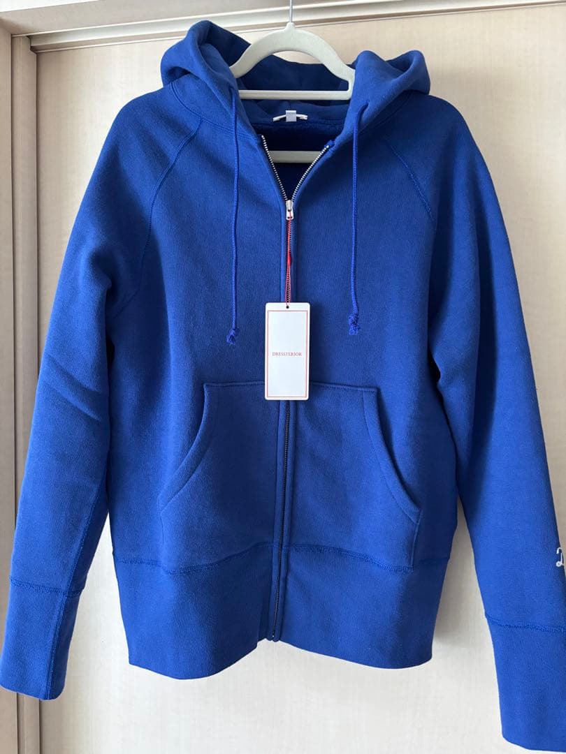 ドレステリア　パーカー新品⭐︎