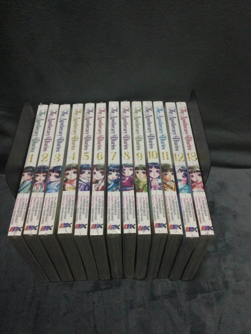 薬屋のひとりごと　英語版　The Apothecary Diaries 1-13