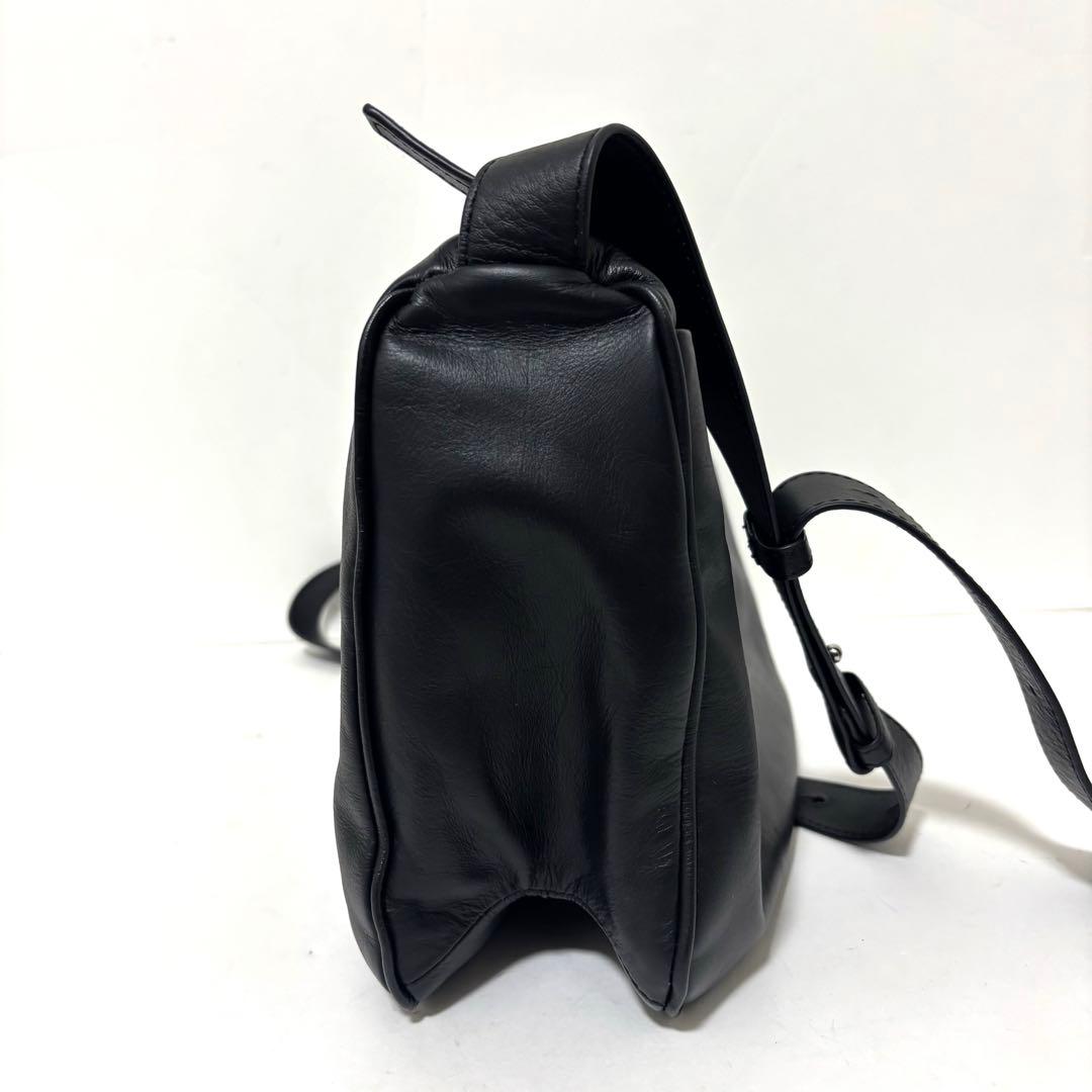 イアパピヨネ スワローマチショルダーバッグ ブラック