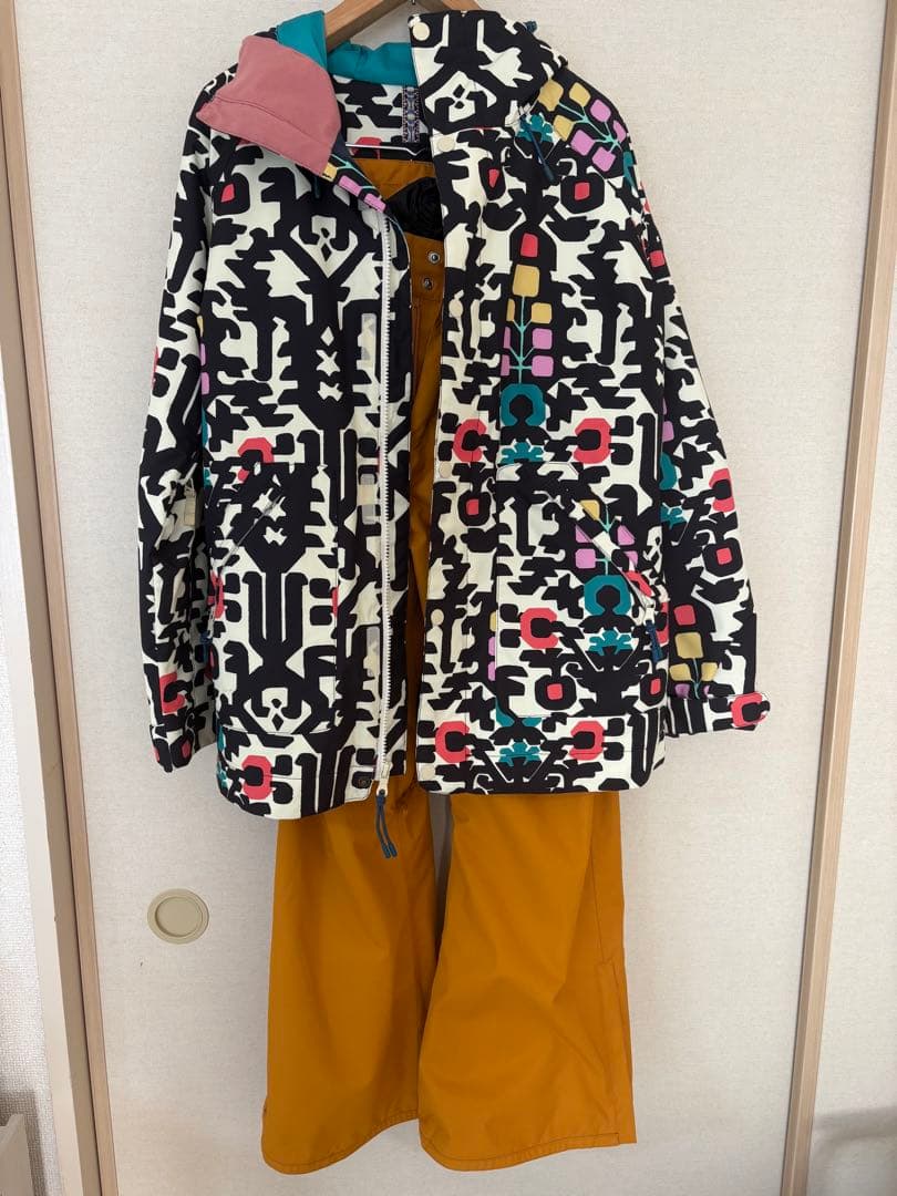 スノーボードウェア上下　上BURTON、下Three Wether
