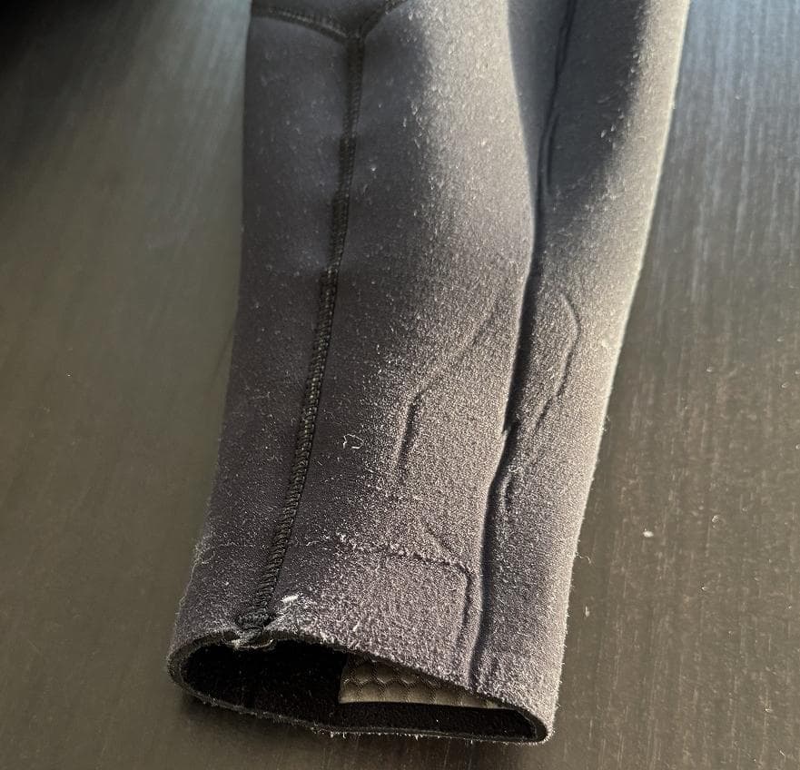 Quiksilver ブラック フルスーツ　フルジャージ