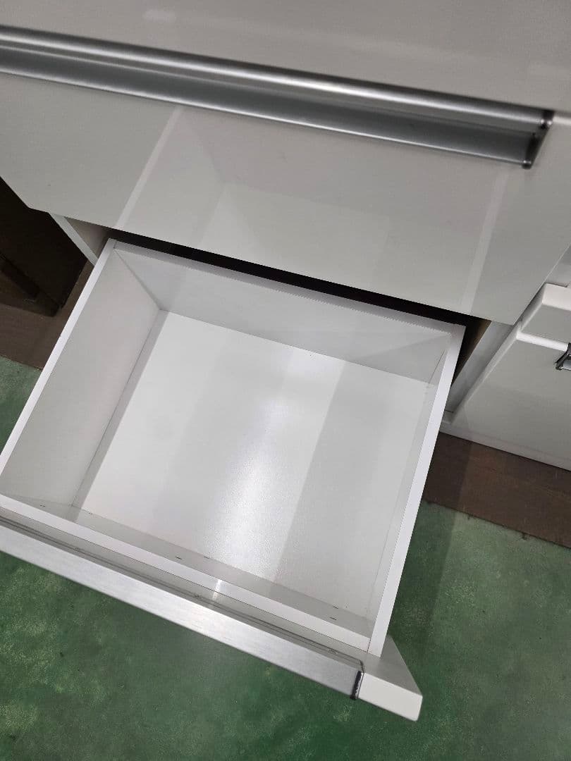 ホワイト 食器棚 ガラス扉