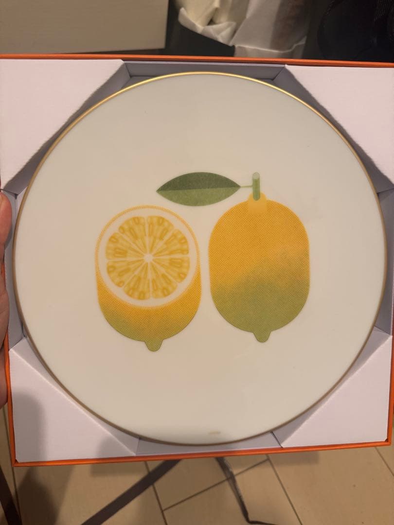 新品未使用　エルメス　新作　プレート　カオルミ