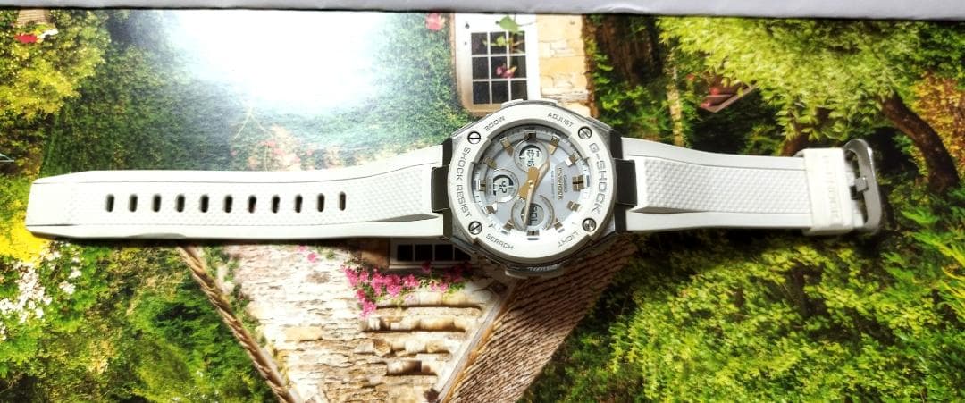 G-SHOCK ホワイト ラバーベルト
