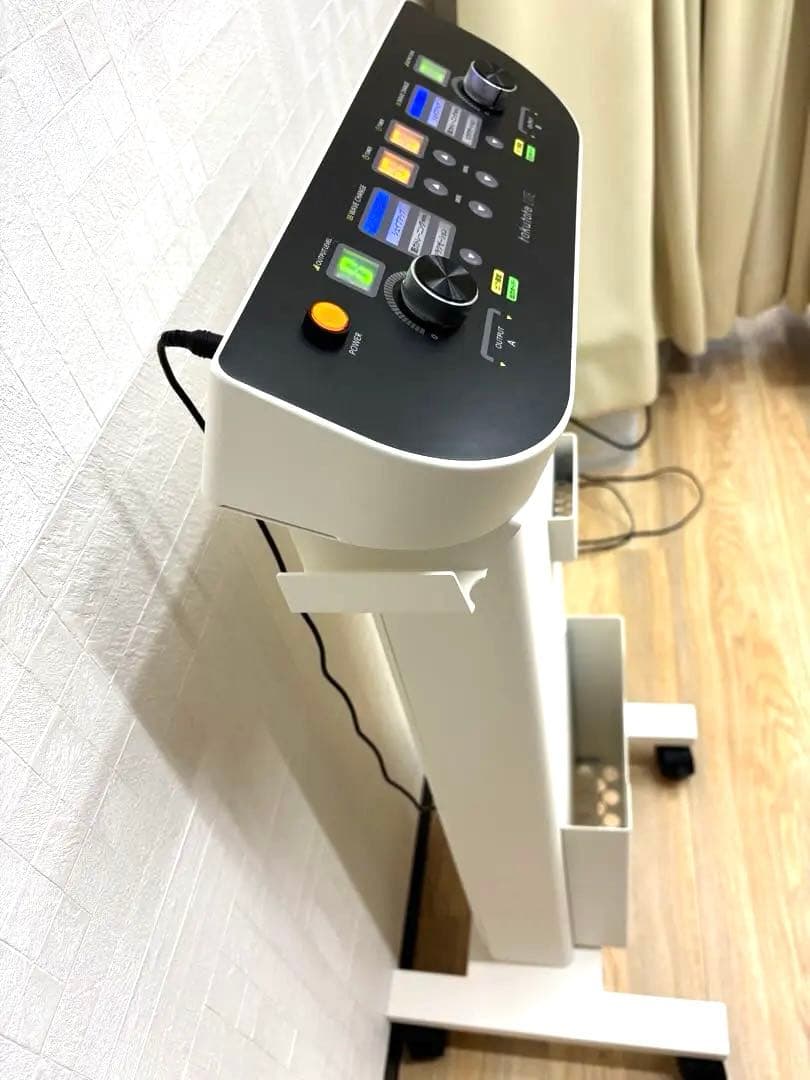 複合高周波EMS「rakutore LITE（ラクトレ ライト）」※豪華セット付