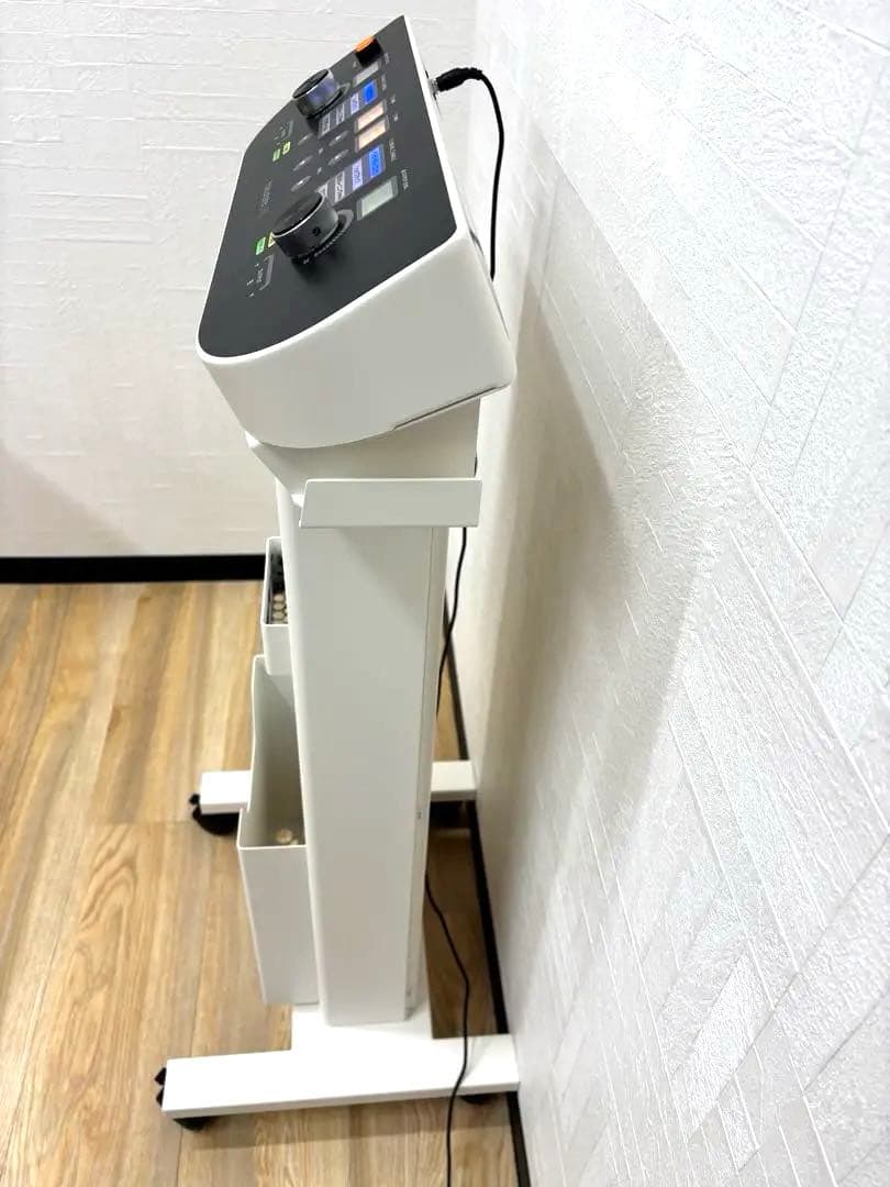 複合高周波EMS「rakutore LITE（ラクトレ ライト）」※豪華セット付