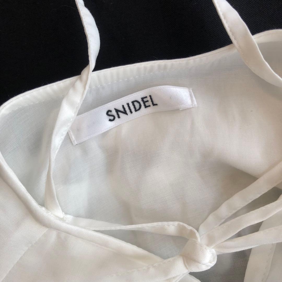 SNIDELコットンライクラッフルカラーチュニック