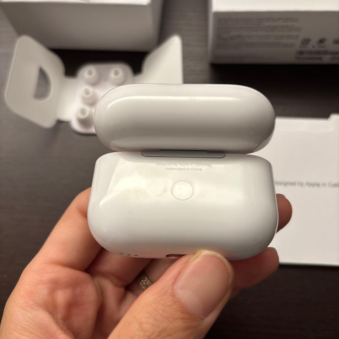 Apple AirPods Pro (第2世代) 本体 ケース付き