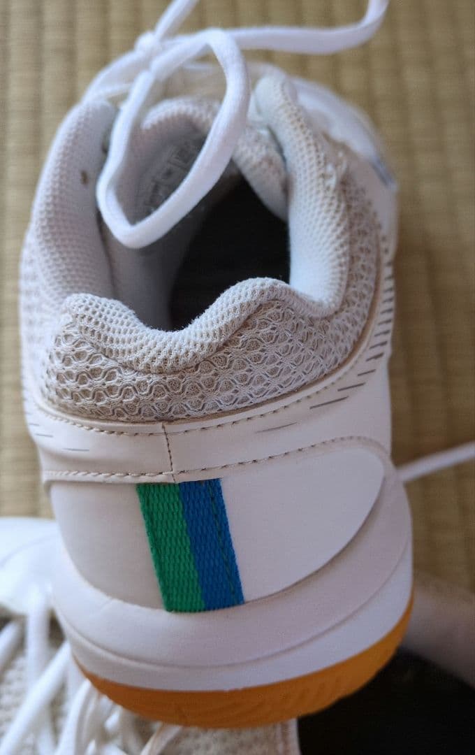 【中古品】ヨネックス バドミントンシューズ ホワイト【75周年記念】