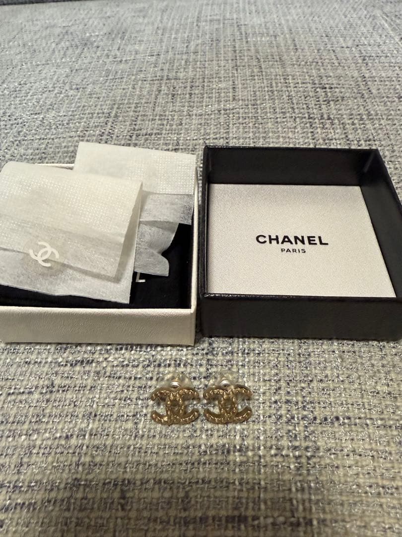 CHANEL ゴールド CCロゴ ピアス