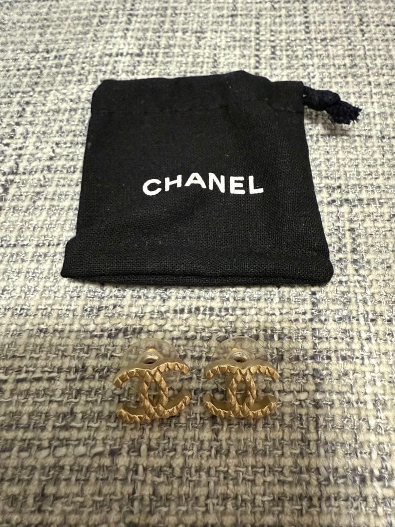 CHANEL ゴールド CCロゴ ピアス