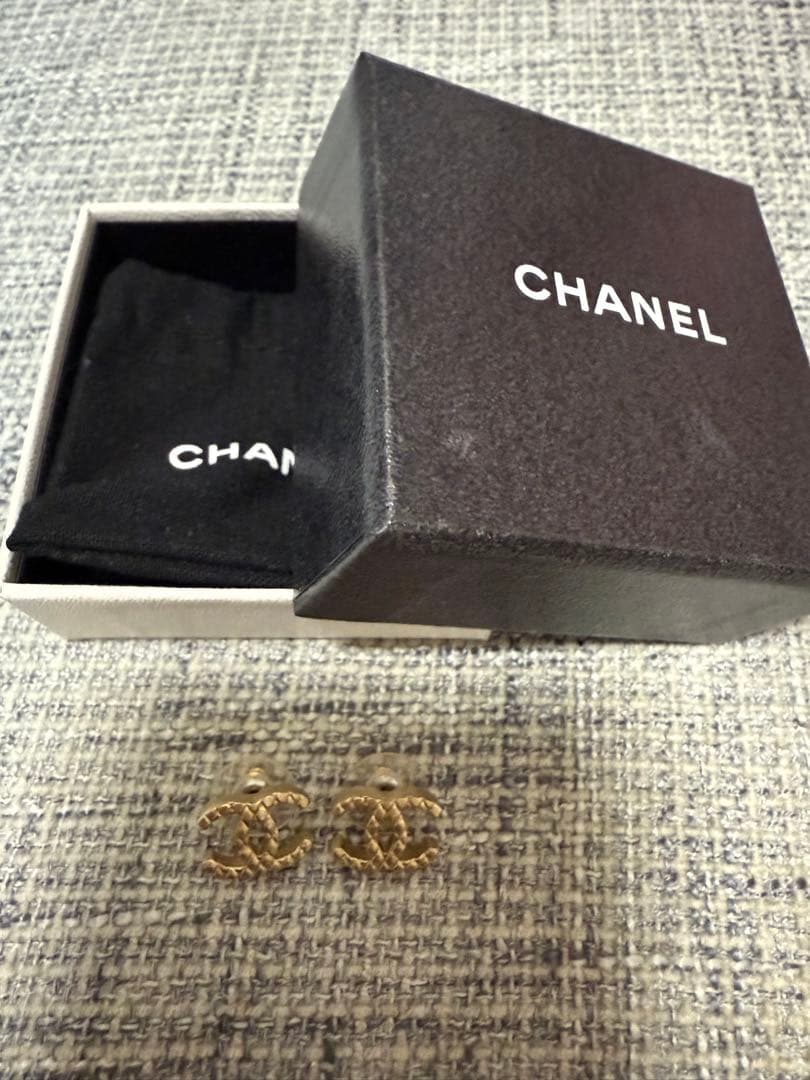 CHANEL ゴールド CCロゴ ピアス
