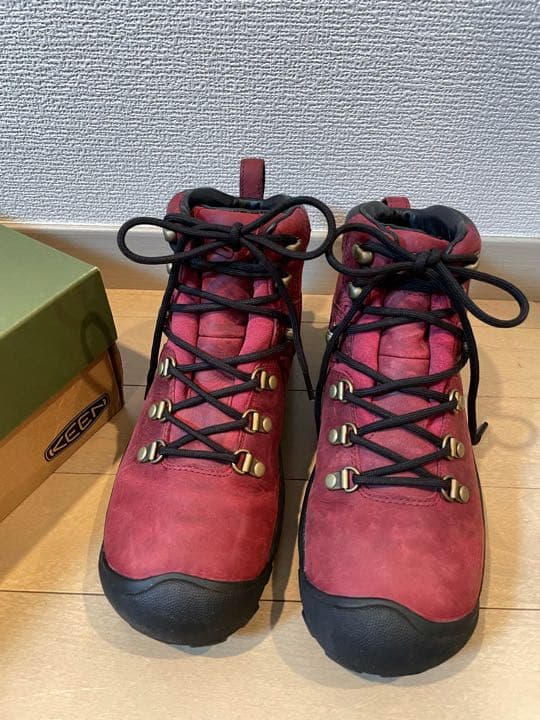 【大熊猫】KEEN ピレニーズ ウィメンズ チベットレッドxブラック