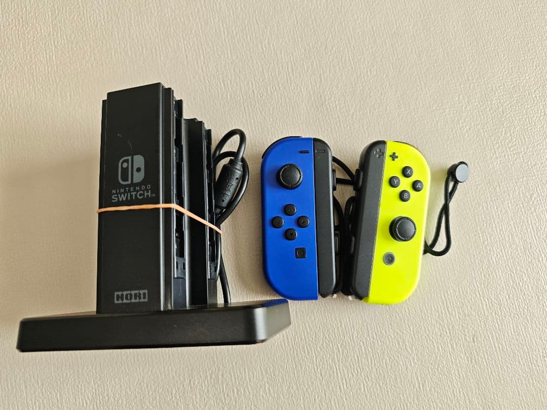 Nintendo Switch　ジョイコン　充電スタンド　ホリパッド　あつ森