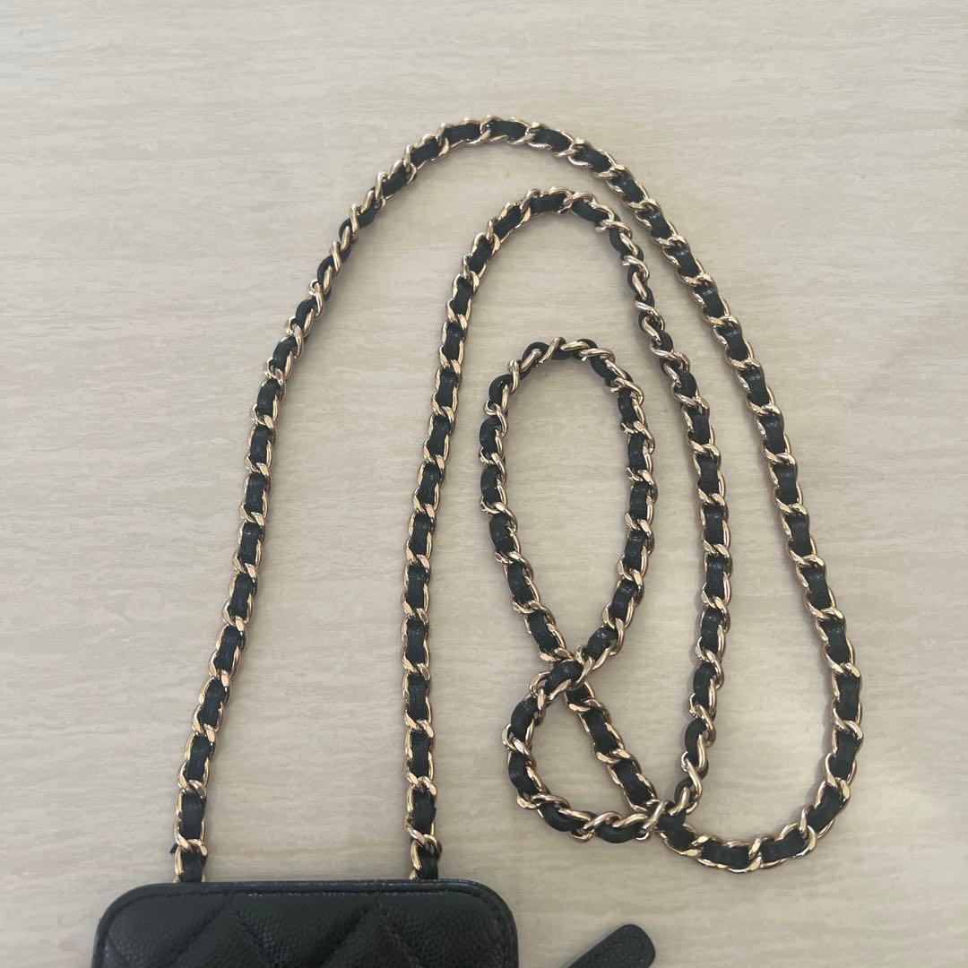 シャネルフォンケースショルダーキャビアスキン