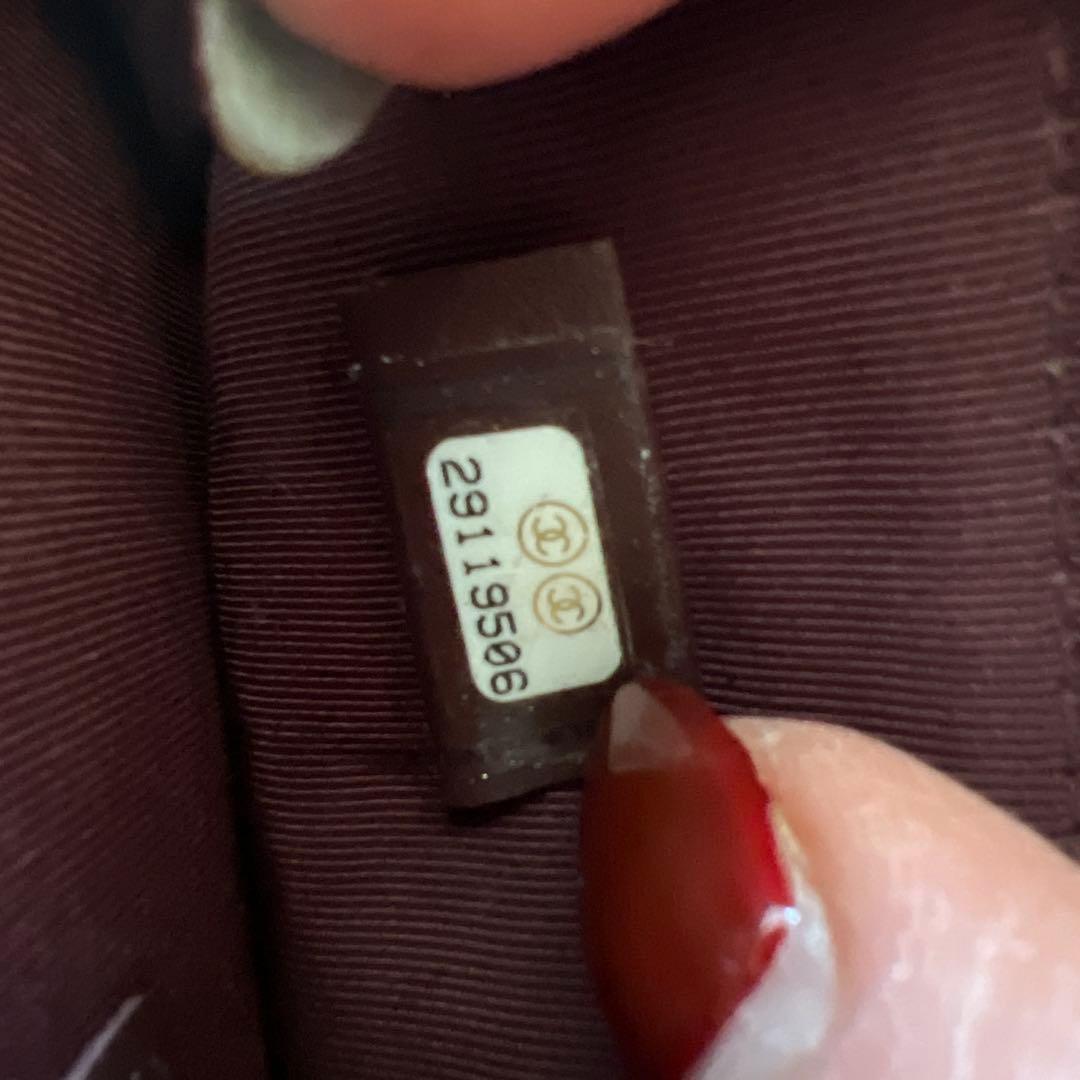 シャネルフォンケースショルダーキャビアスキン