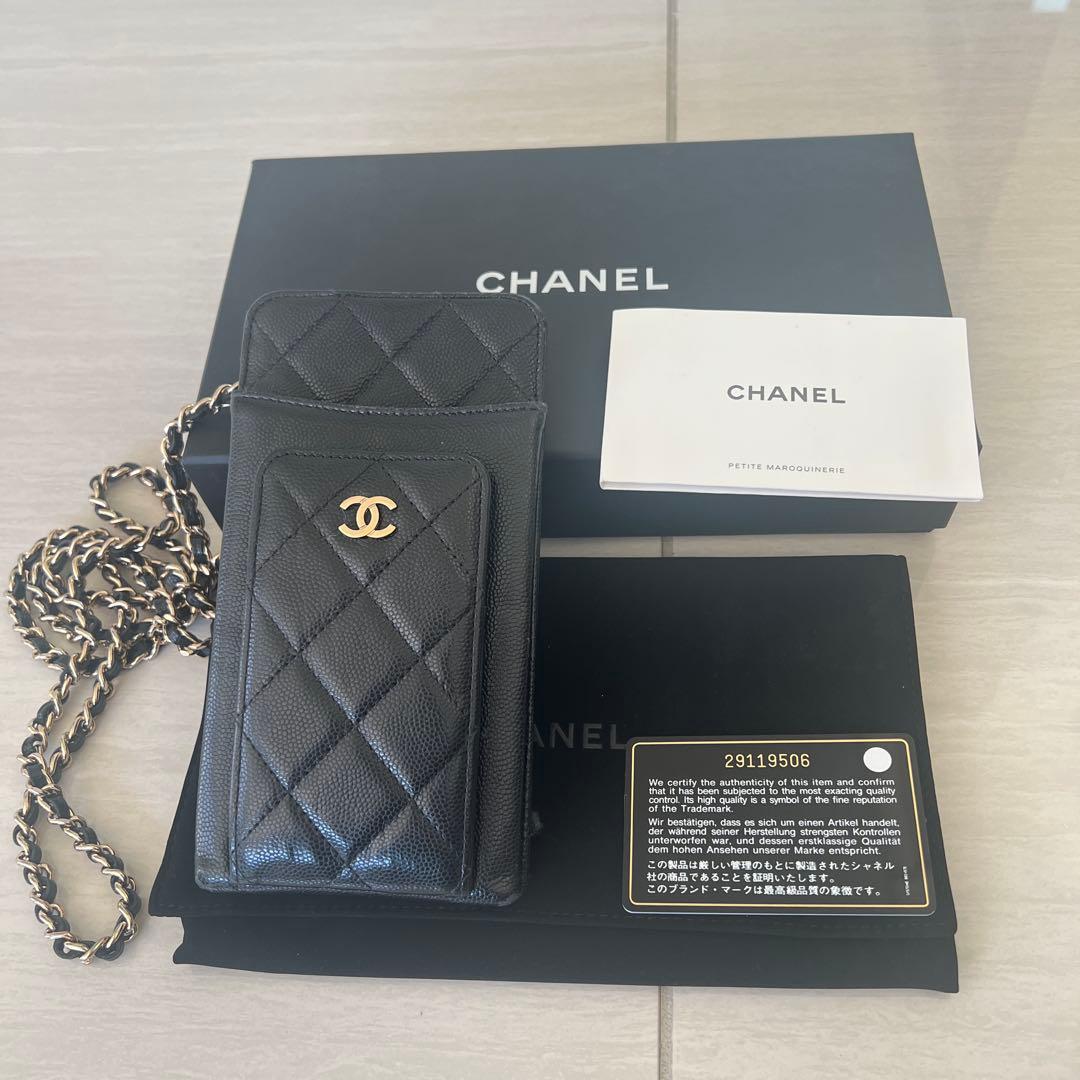 シャネルフォンケースショルダーキャビアスキン