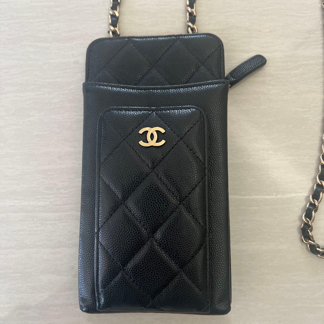 シャネルフォンケースショルダーキャビアスキン