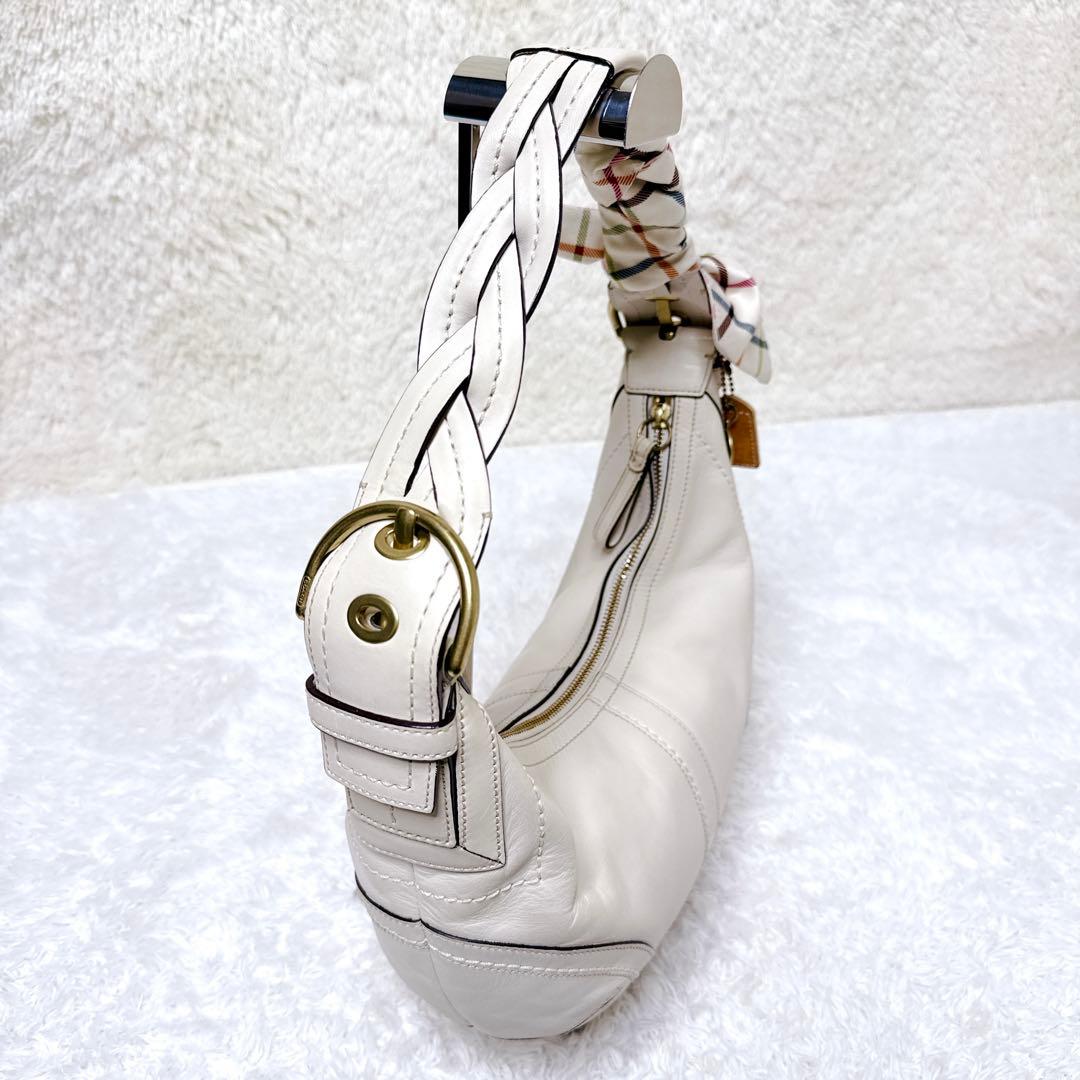 希少✨ COACH コーチ ワンショルダー ハーフムーン ホワイト 編み込み
