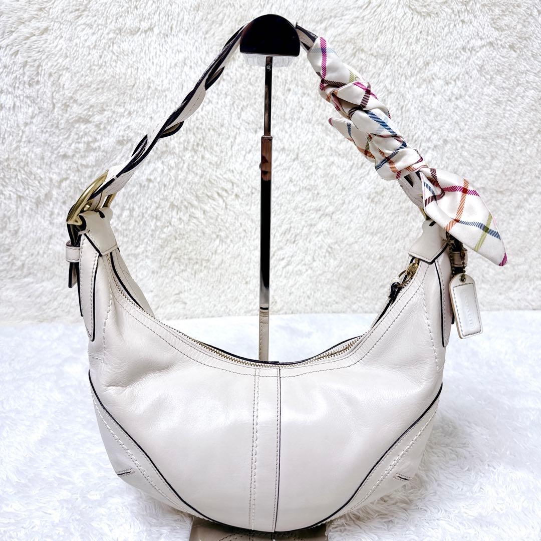希少✨ COACH コーチ ワンショルダー ハーフムーン ホワイト 編み込み