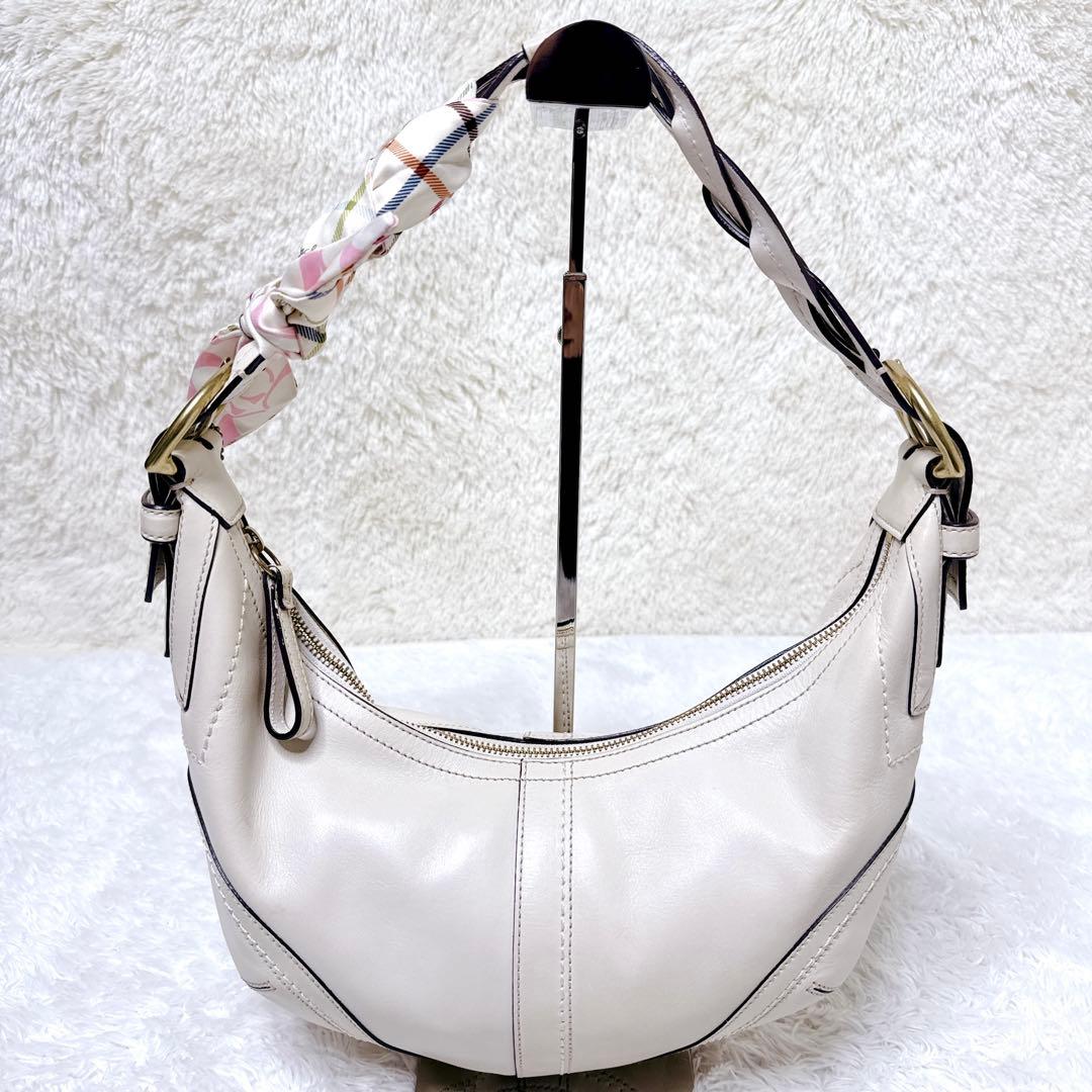 希少✨ COACH コーチ ワンショルダー ハーフムーン ホワイト 編み込み