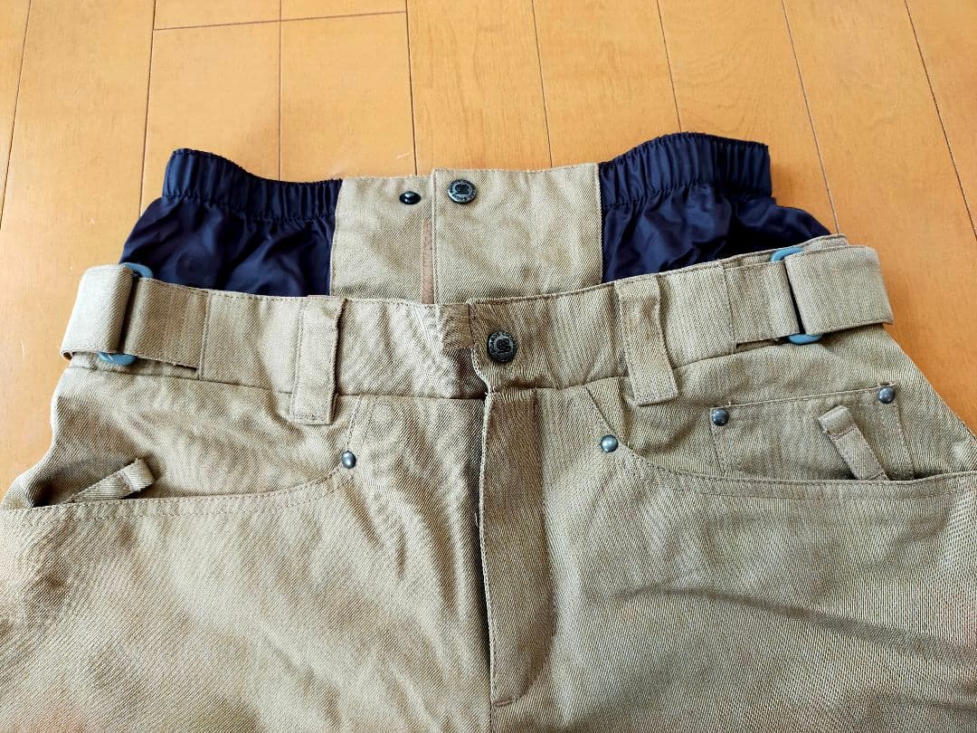 【コスモス】女性用スノーボードウェアセット、そのままゲレンデへ！