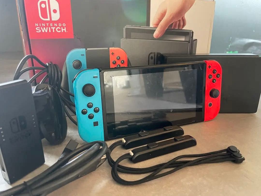 【ジャンク品】Nintendo Switch 付属品完備・ 初期化済