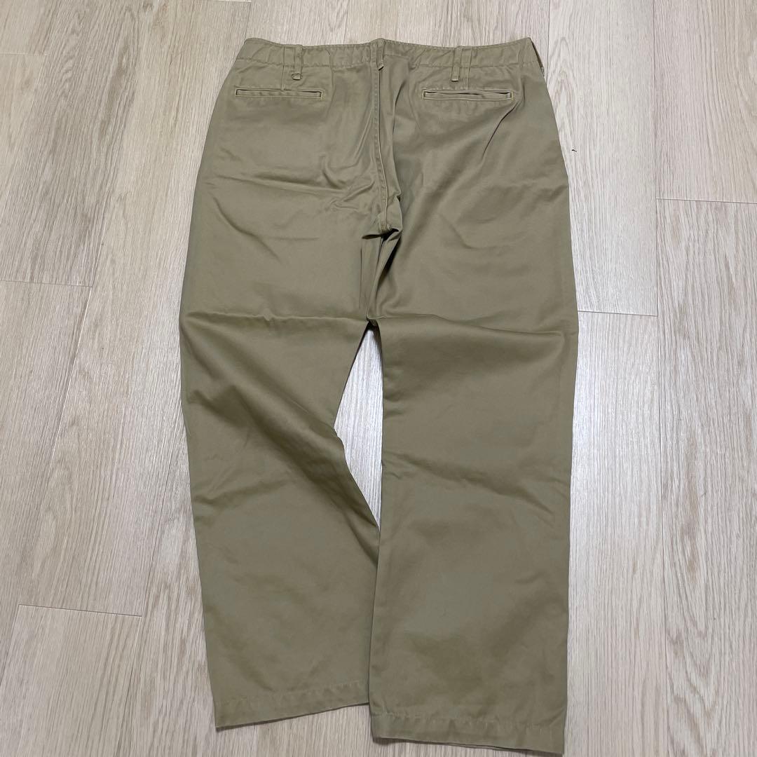 ベージュ チノパン 3つボタン