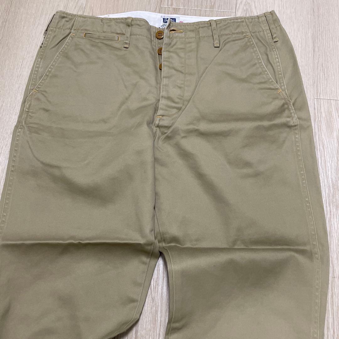 ベージュ チノパン 3つボタン