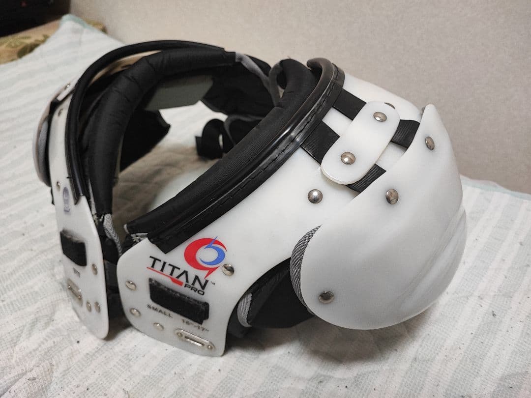 TITAN PRO ショルダーパッド SMALL ホワイト