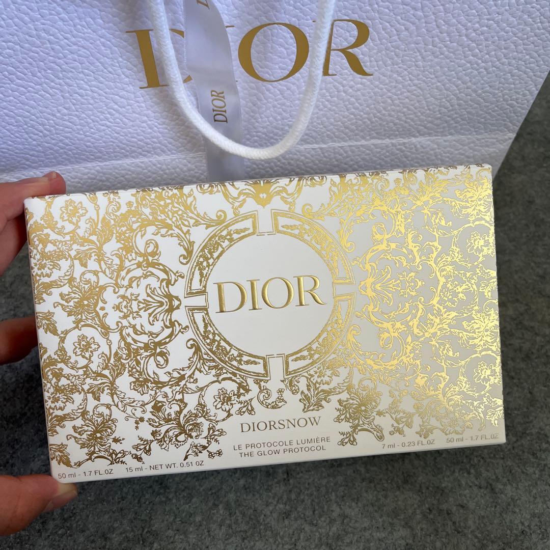 【正規品】ディオールスノーエッセンスホリデー(数量限定品) DIOR