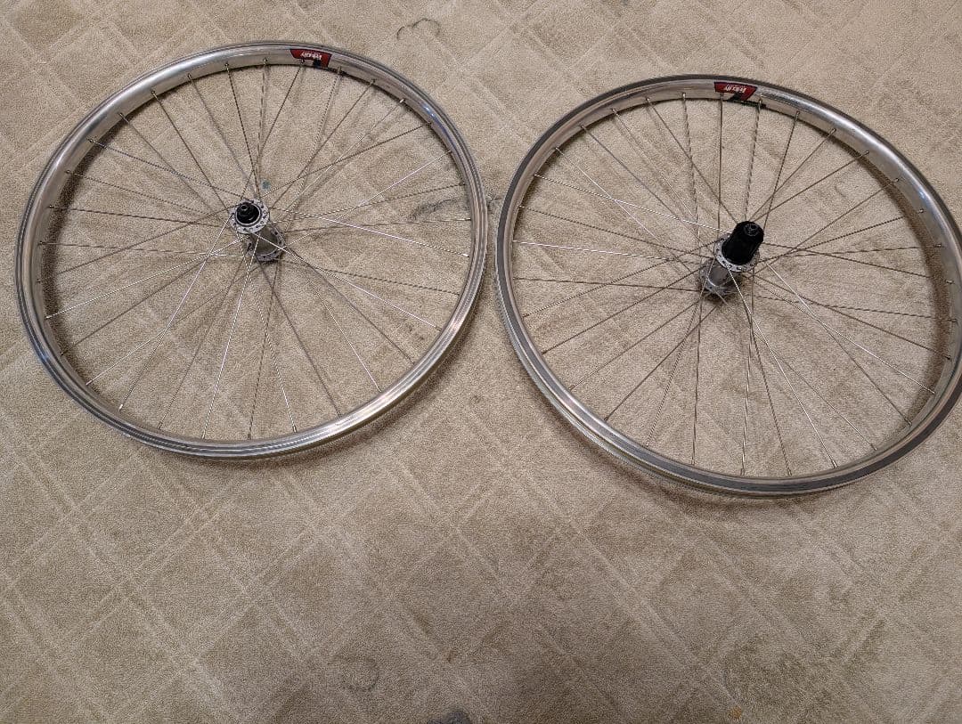 VELOCITY CLIFFHANGER＋MAXXIS HOLY ROLLER