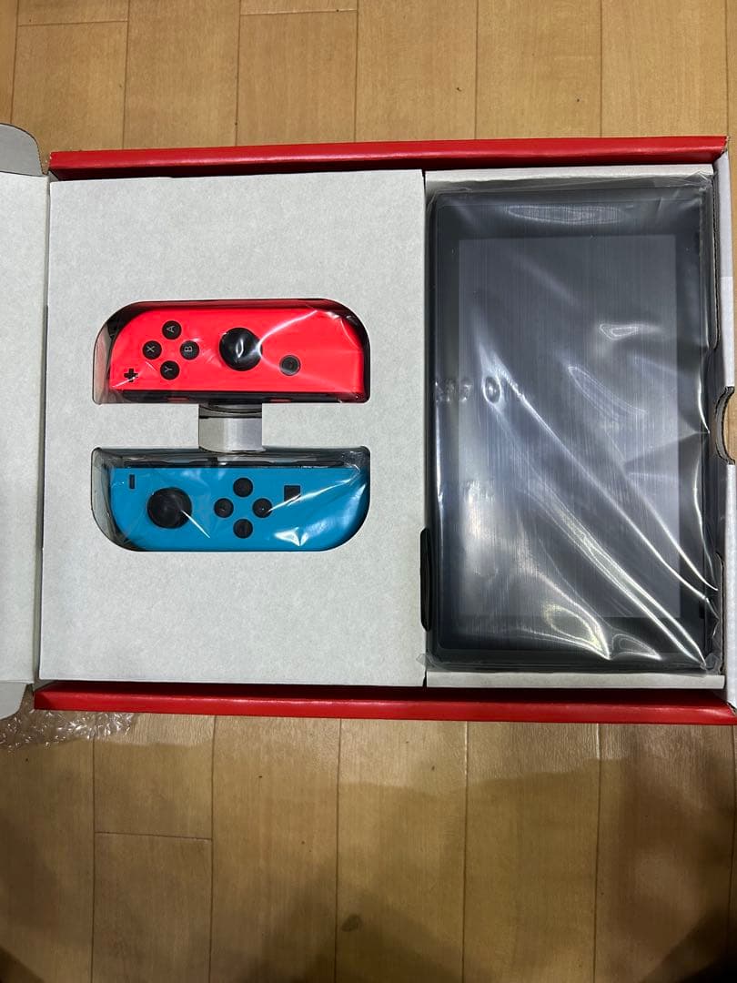 新品未開封　Nintendo Switch 任天堂　ネオンブルー/ネオンレッド