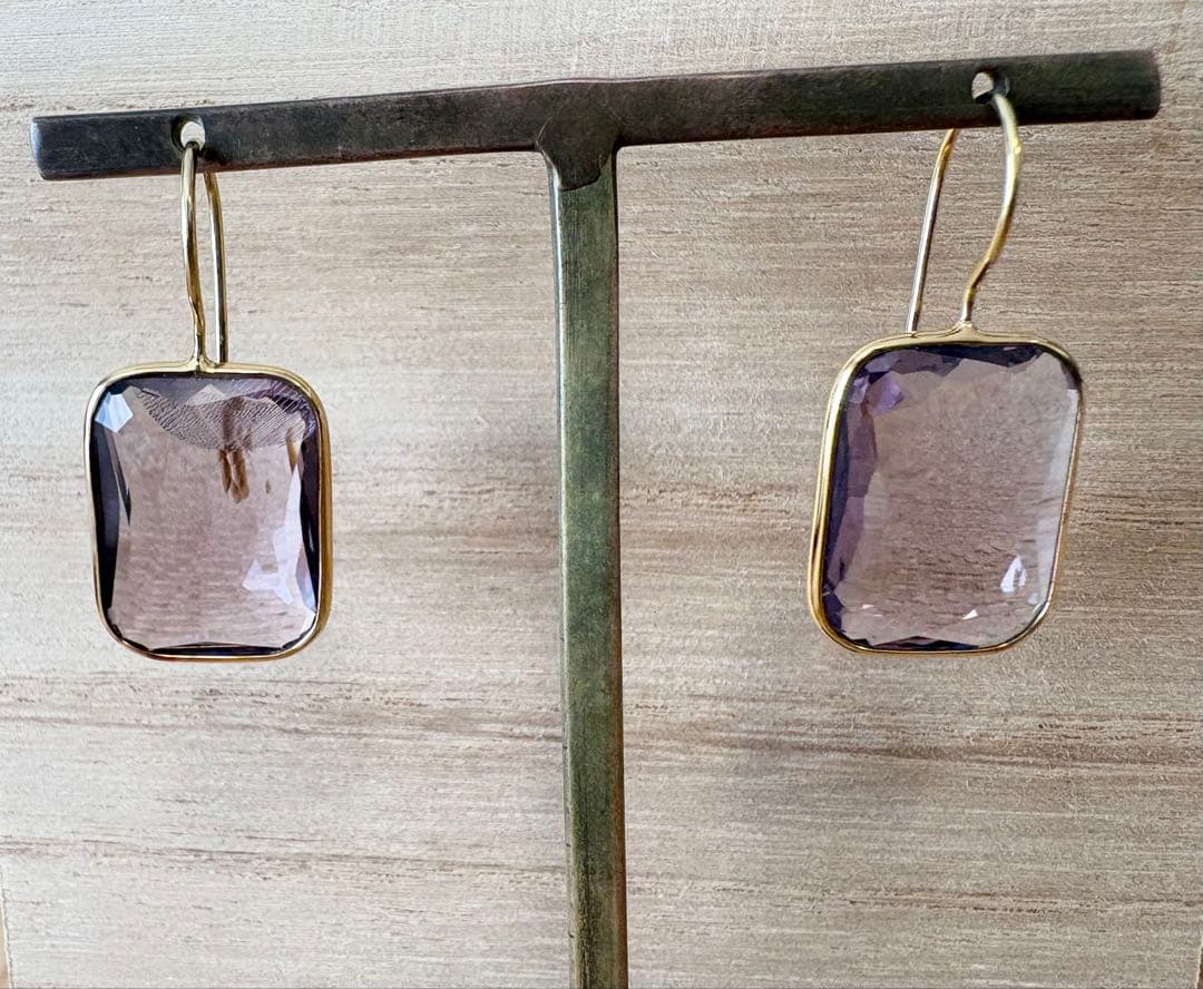 最終値下げ。出品は、31日まで。ラスール　Lレクタングルピアス　アメシスト