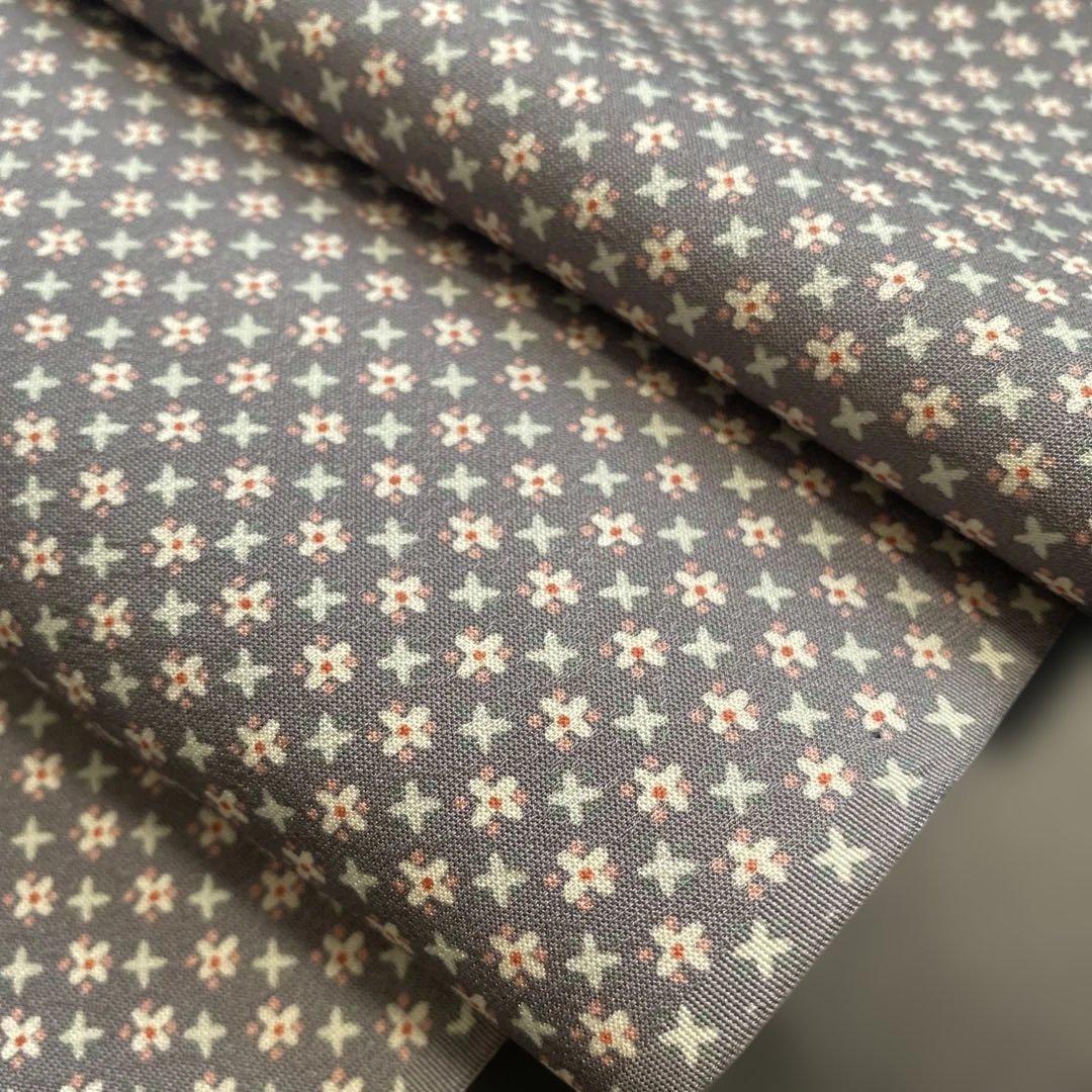 m*a様 反物　本京染　東京染小紋　上品で素敵です　グレー系　通商産業大臣指定伝