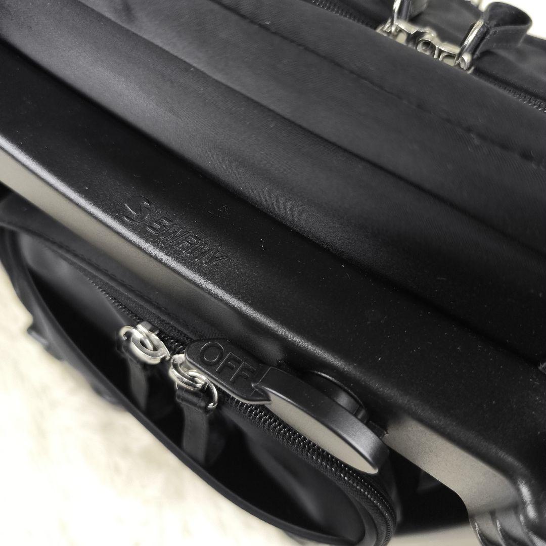 ✨未使用級✨ スワニー ジップ7 キャリーバッグ 静音 4輪 ストッパー 黒