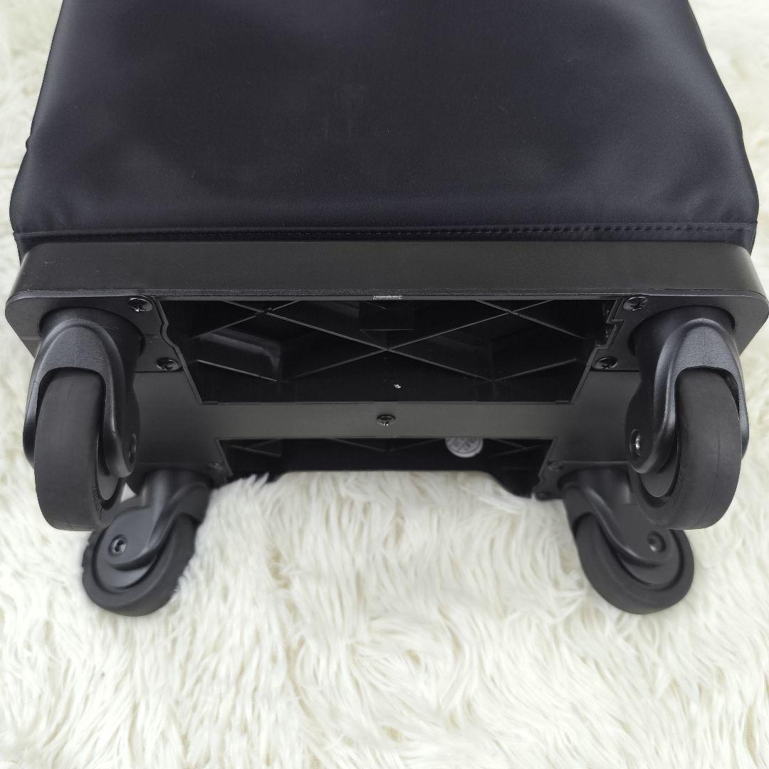 ✨未使用級✨ スワニー ジップ7 キャリーバッグ 静音 4輪 ストッパー 黒