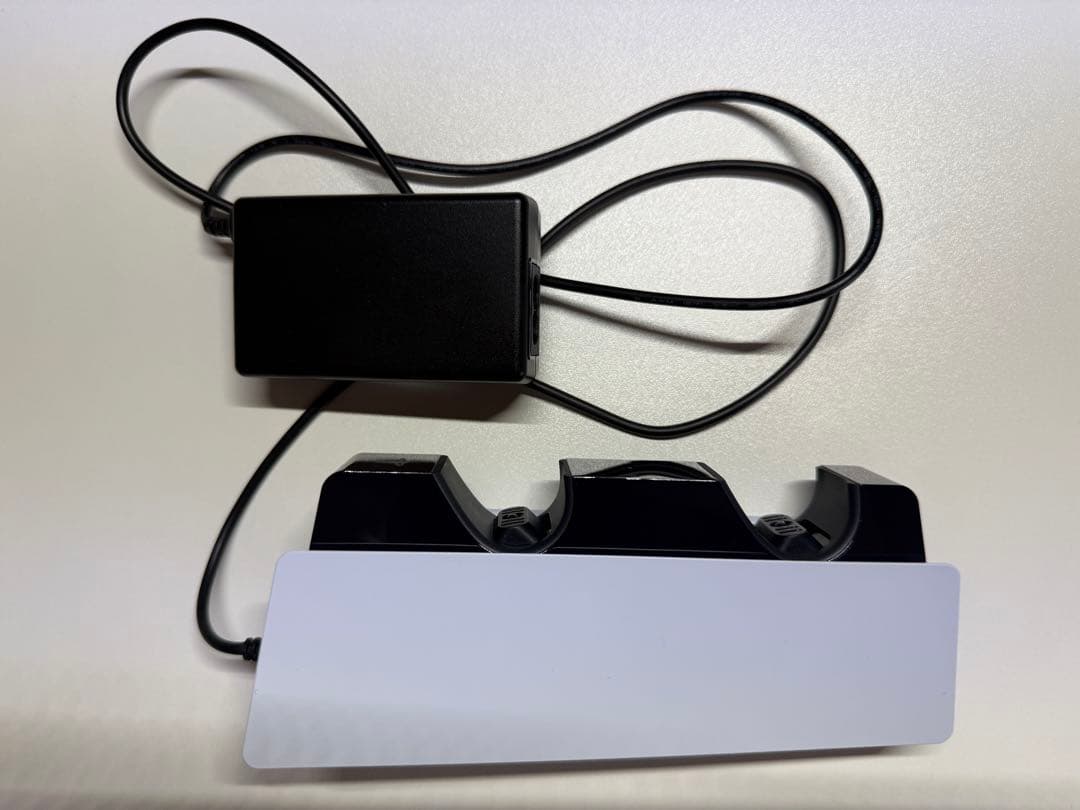 PS5 DualSenseワイヤレスコントローラ 充電スタンド