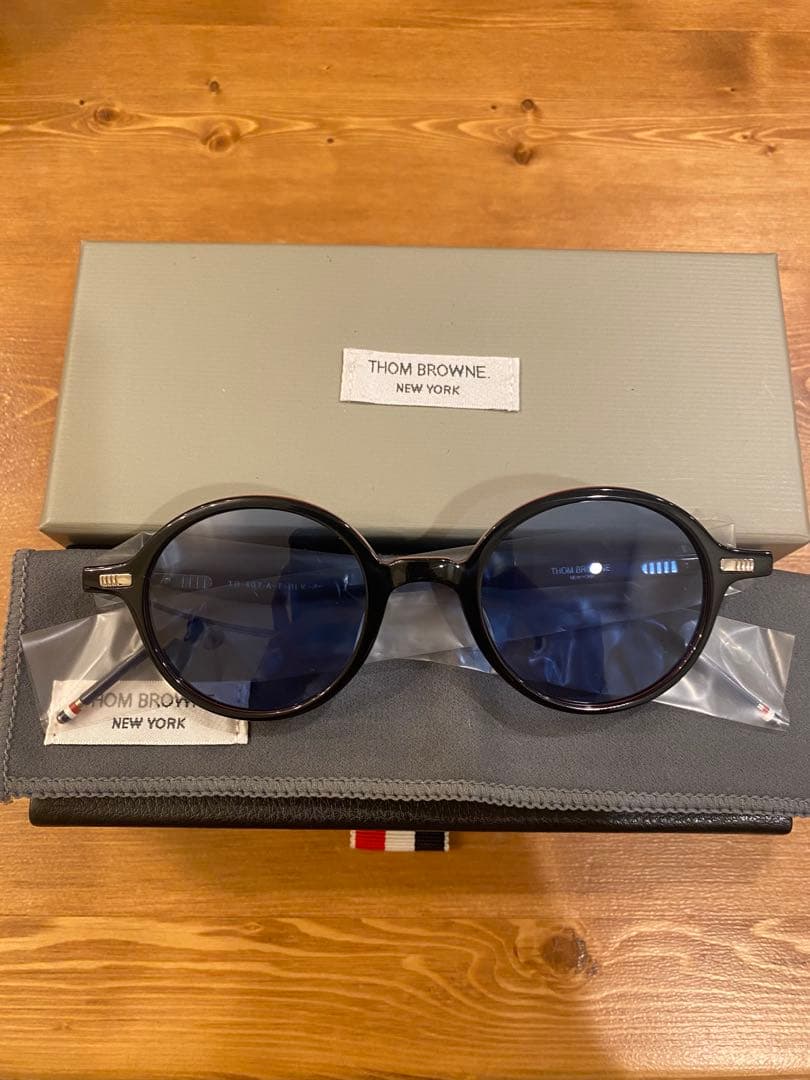 t*o様 THOM BROWNE ラウンドサングラス ブラック/ブルー