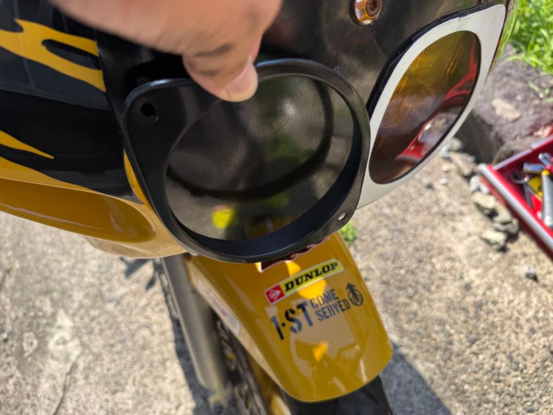 CBR400RR nc23 純正　ヘッドライトリング　猫目