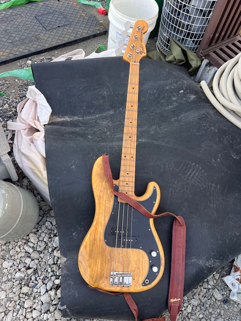 Fender Precision Bass (日本製)