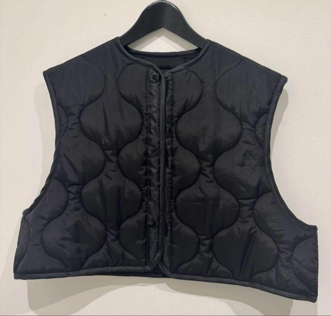美品　HYKE キルティングベスト　ブラック